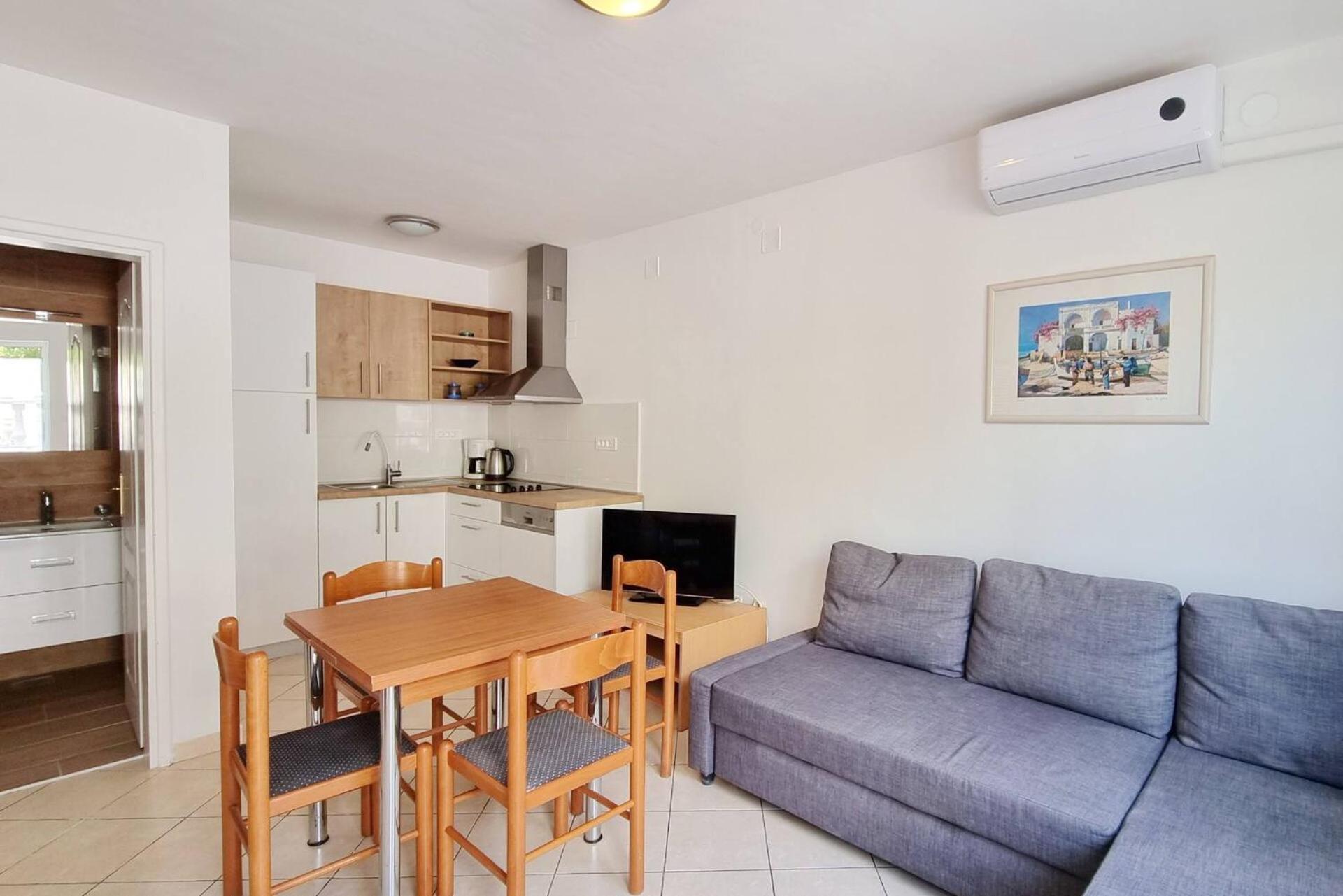 Apartments Lovincic Baska  Bagian luar foto